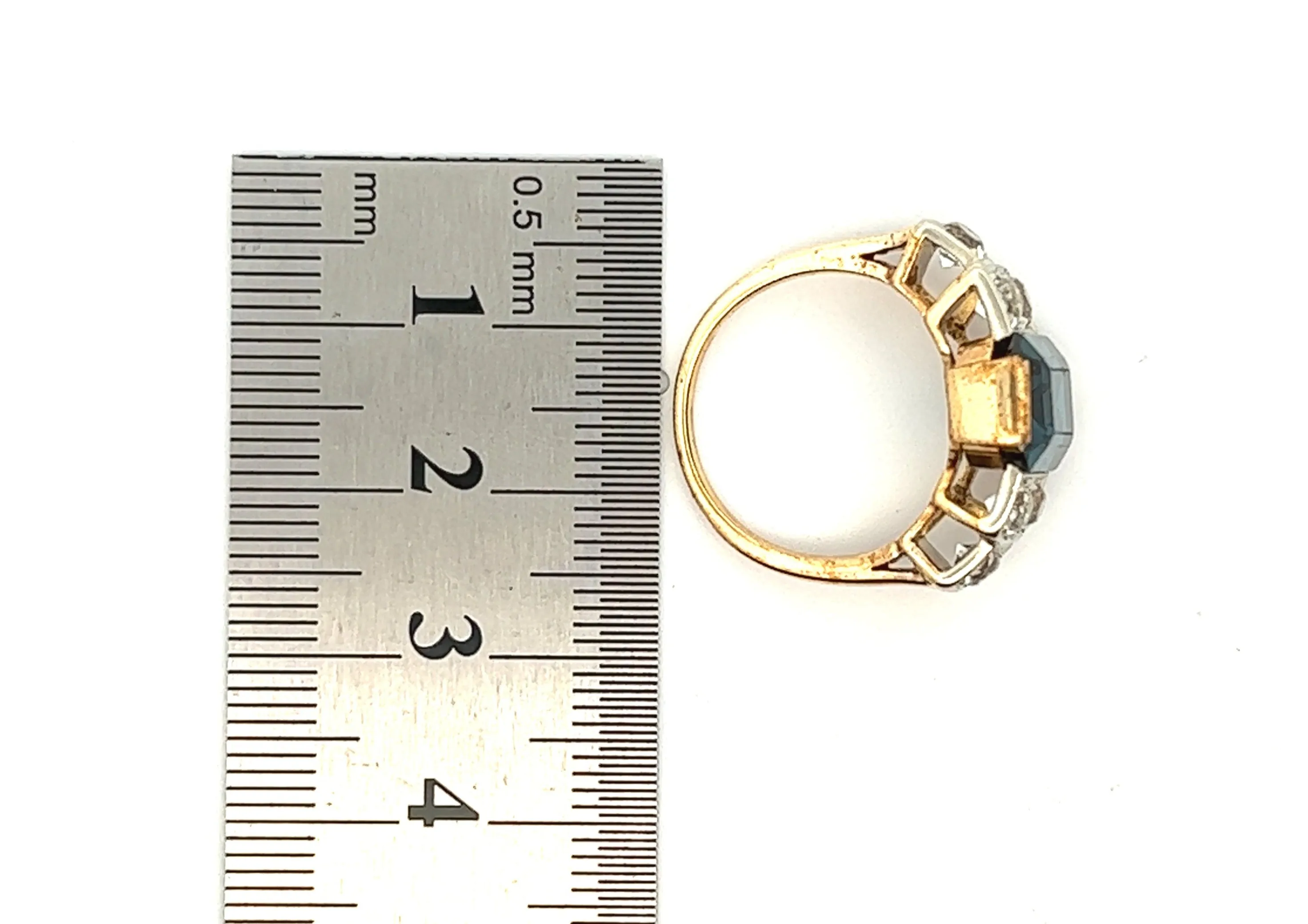 14ct Yellow Gold Spinel Ring