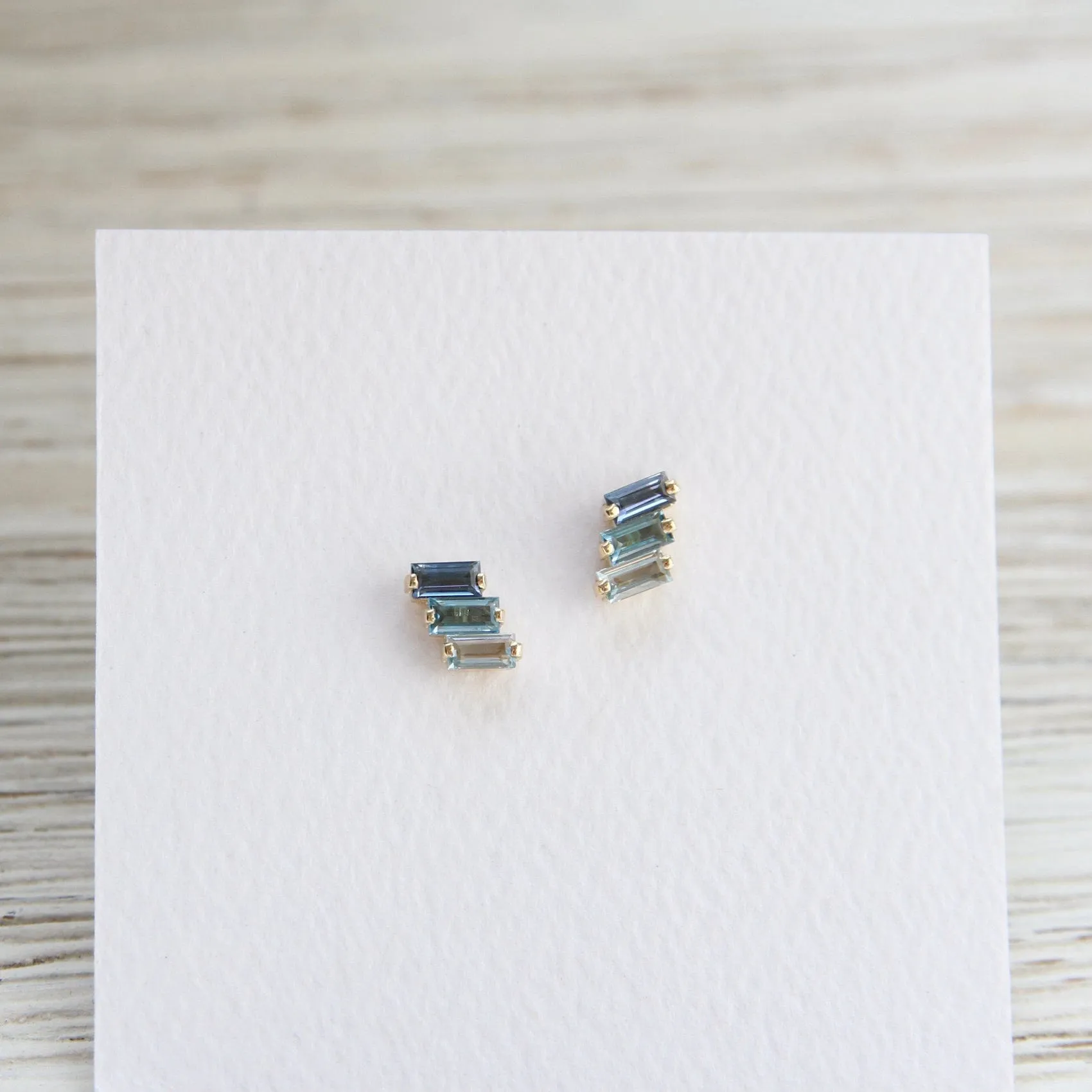 14k Yellow Gold Mixed Blue Baguette Bar Earring