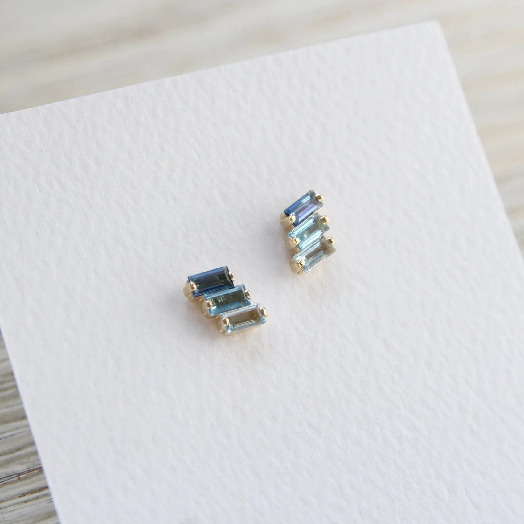 14k Yellow Gold Mixed Blue Baguette Bar Earring