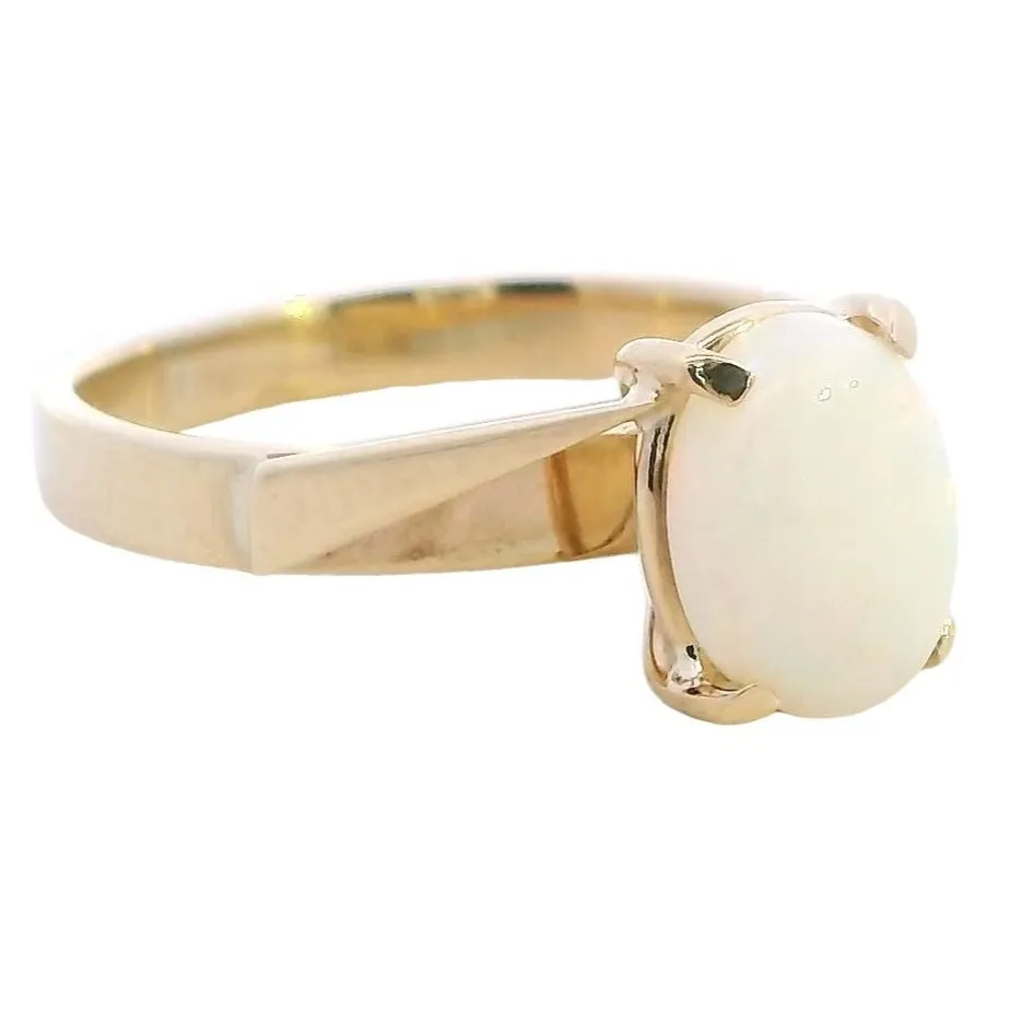 Captivating Handmade 9ct Yellow Gold Opal Ring - Mesmerizing Play-of-Colour
