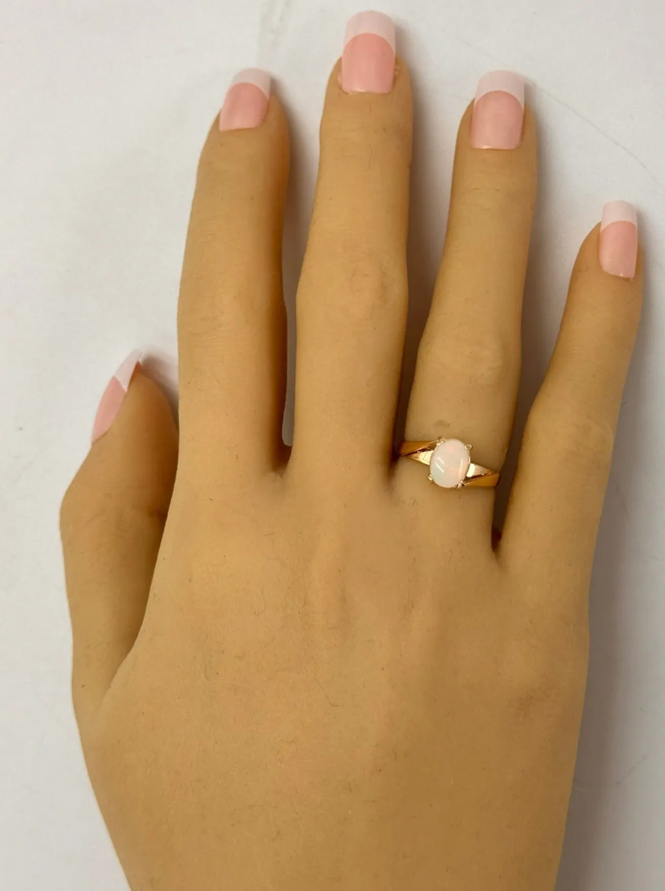 Captivating Handmade 9ct Yellow Gold Opal Ring - Mesmerizing Play-of-Colour