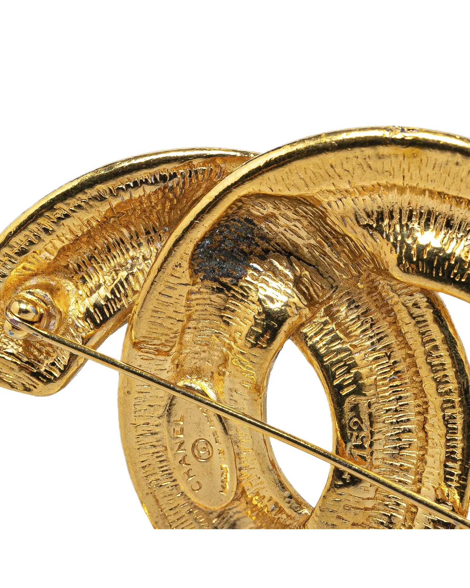 Gold Plated Quilted Brooch with Pin Closure