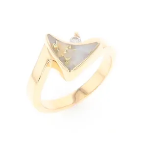 Gold Quartz Ring Boat Sail Inlaid Design with .04ct Round Diamond