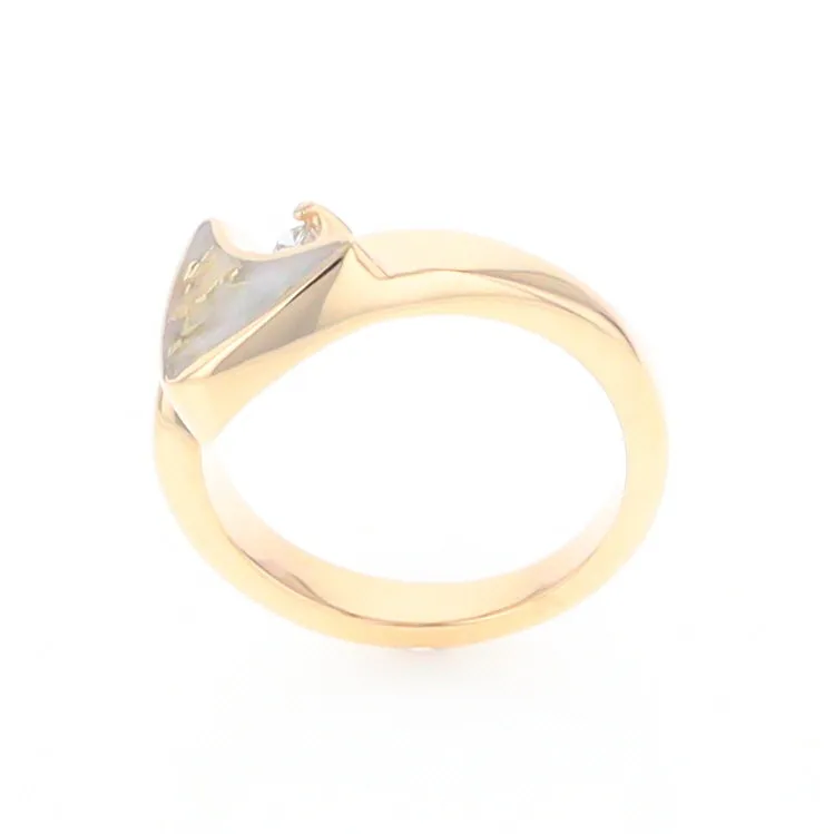 Gold Quartz Ring Boat Sail Inlaid Design with .04ct Round Diamond
