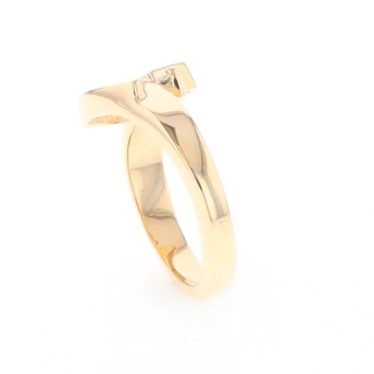 Gold Quartz Ring Boat Sail Inlaid Design with .04ct Round Diamond