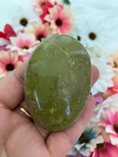 Green Opal Palmstone,Worrystone,Opal from Madagascar,Polished Gemstone forRelationship,Emotional Pain,Crystal For Positive Transformation