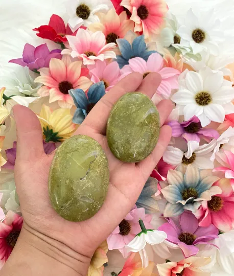 Green Opal Palmstone,Worrystone,Opal from Madagascar,Polished Gemstone forRelationship,Emotional Pain,Crystal For Positive Transformation
