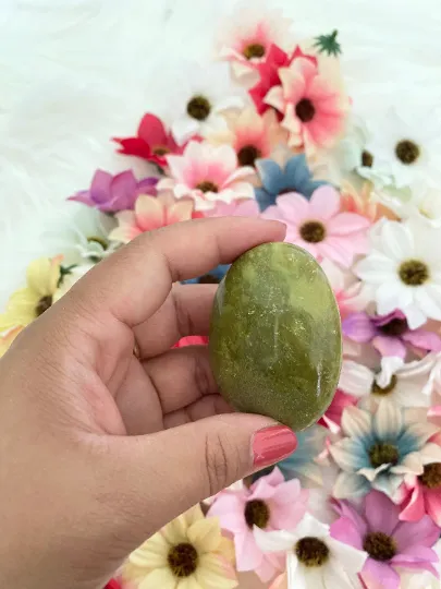 Green Opal Palmstone,Worrystone,Opal from Madagascar,Polished Gemstone forRelationship,Emotional Pain,Crystal For Positive Transformation