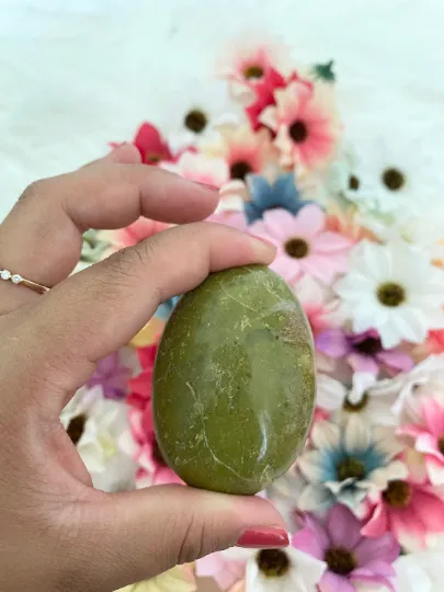 Green Opal Palmstone,Worrystone,Opal from Madagascar,Polished Gemstone forRelationship,Emotional Pain,Crystal For Positive Transformation