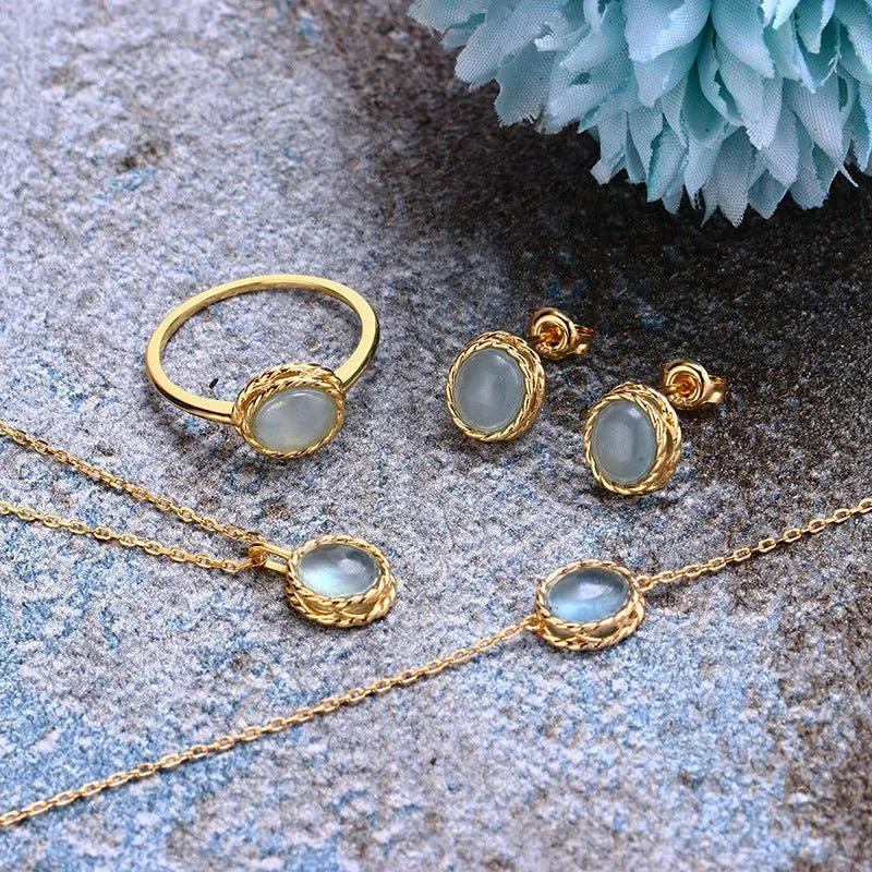 Retro Aquamarine Necklace