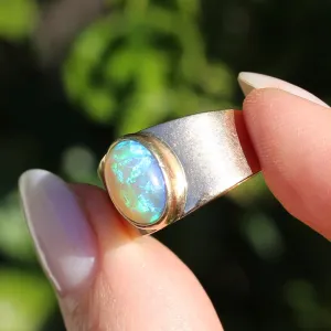 Vintage Bezel Set Opal Cabachon in Rosey 9ct Gold Ring, Size 8 or Q fits more like a P or just over 7.5